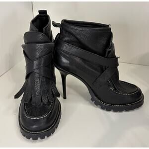 Tory Burch Lyle Size 10.5 Black Leather Ankle Book Stiletto Buckle Strap